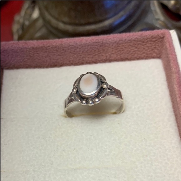 Sterling SILVER Mother of Pearl VTG RING 5 1/2 - Picture 2 of 8